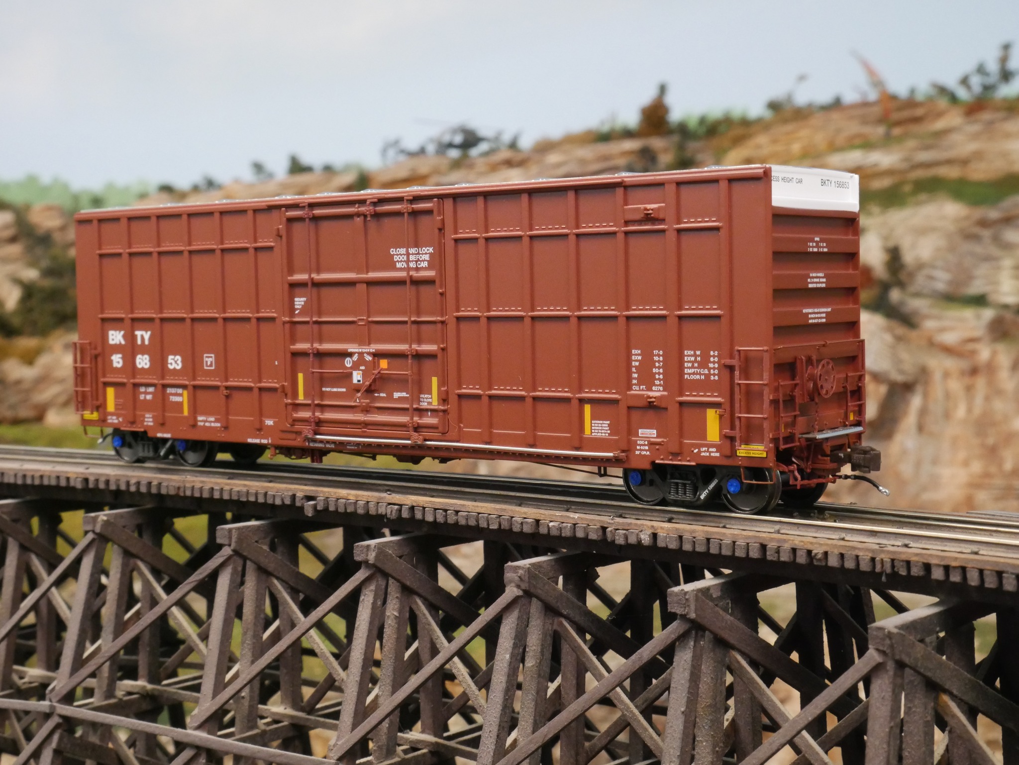 Aurora Miniatures 305025 - HO Gunderson 6276 50Ft Plate F Boxcar - BKTY #156800