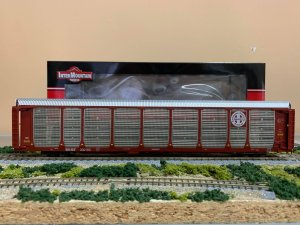 InterMountain 452100-01 HO - Bi-Level Auto Racks - BNSF Brown - Circle Cross Logo #300160