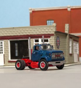 Sylvan Scale Models V-381 HO Scale - 1966-77 GMC 9500 Low Mount Cab Tandem Axle Short Hood Tracto...