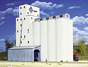 Walthers Cornerstone 3022 - HO ADM Concrete Grain Elevator - Kit