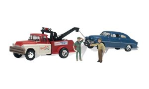 Woodland Scenics 5324 - N Scale AutoScenes - Wayne Reckers Tow Service