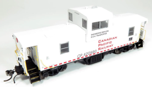 Rapido 110133 HO - CP Angus Van: Canadian Pacific (Engineering White) #420982