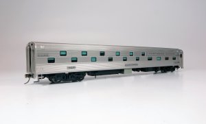 Rapido 141024 - HO Budd Slumbercoach - Northern Pacific #326 Loch Leven