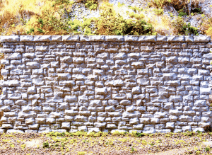 Chooch 8302 - All Scale Random Stone Retaining Wall -- Medium - 7 x 3-3/8" 17.8 x 8.6cm