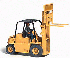 GHQ 61007 - HO V80E Forklift - Kit -- Includes Operator Figure