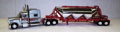 Trucks n Stuff SPEC009 - HO Peterbilt 389 Sleeper Cab Tractor w/Pneumatic Bulk Trailer - Laidlaw