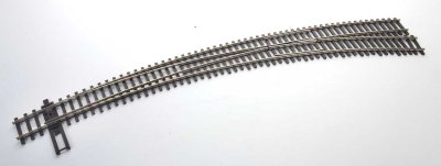 Walthers Track 83062 - HO Code 83 Nickel Silver DCC-Friendly Curved Turnout - 20 and 24inch Radiu...