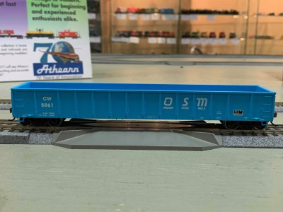 Athearn 97374 HO Scale - RTR 52Ft Mill Gondola, CW/ Oregon Steel #5061