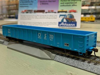 Athearn 97374 HO Scale - RTR 52Ft Mill Gondola, CW/ Oregon Steel #5061