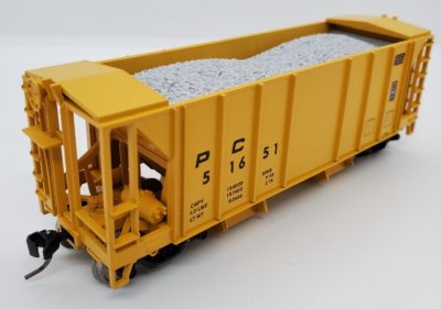 Bowser 43138 - HO RTR 70 Ton 2 Ballast Hopper w/ Side Chutes - Penn Central #51703