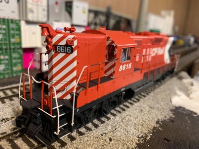 WalthersProto 49702 HO - EMD GP9 Phase II, High Short Hood - Standard DC - Canadian Pacific #8617