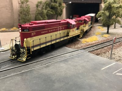 Athearn Genesis G82228 - HO GP9 DCC Ready - Toronto, Hamilton, & Buffalo #401