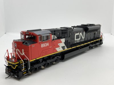 Athearn Genesis G70582 HO - G2 SD70M-2 - DCC Ready - CN #8934