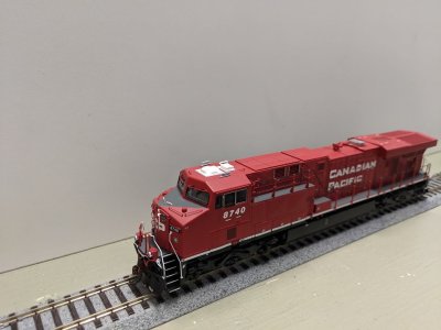 Athearn G83075 - HO Scale ES44AC DCC Ready Diesel- Canadian Pacific #8714