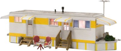 Woodland Scenics 5062 HO Sunny Days Trailer w/Lights - Built-&-Ready Landmark Structure 