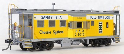 Tangent Scale Models 60022-01 - HO ICC B&O I-18 Steel Bay Window Caboose - Chessie System (B&O -G...