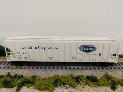 Intermountain 472213-02 HO Scale - 4785 PS2-CD Covered Hopper - Early - Staley #35058