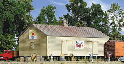 Walthers 3529 HO Cornerstone Co-op Storage Shed - Kit