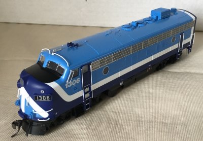 Rapido Trains 222541 - HO GMD FP7 - DCC/Sound - Montreal Commuter Early #1300