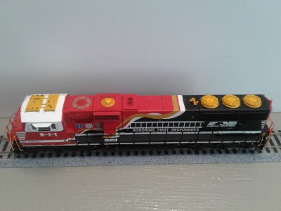 Athearn G65200 - HO SD60E - DCC Ready - Norfolk Southern NS #9-1-1