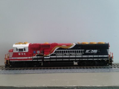 Athearn G65250 - HO SD60E - DCC & Sound - Norfolk Southern NS #9-1-1