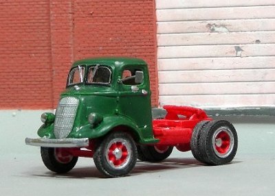 Sylvan Scale Models V-365 HO Scale - 1937 Studebaker Single Axle Day Cab Highway Tractor - Unpain...