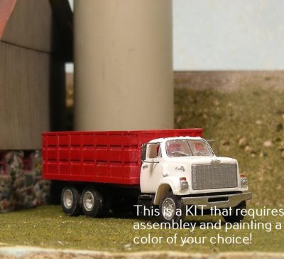 Sylvan Scale Models V-405 - HO 1:87 77-89 GMC Brigadier 2-Axle High Hood Grain Truck KIT