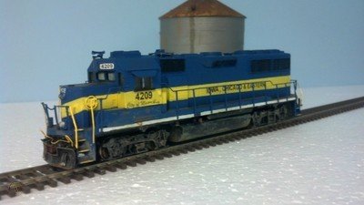 Athearn Genesis G40851 - HO GP40-2 DCC/Sound - Iowa, Chicago, & Eastern #4202