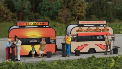 Walthers SceneMaster 2904 - HO BBQ & Taco Food Trailers - Kit