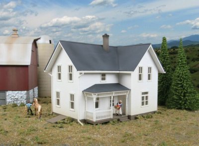 Walthers Cornerstone 3333 - HO Lancaster Farmhouse - Kit