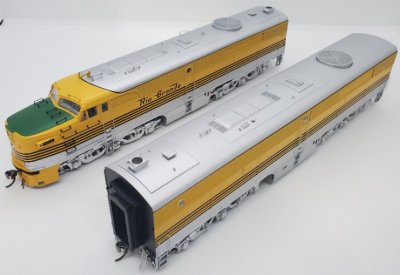 Rapido 23512 HO - PA-1 + PB-1 Locomotive Set - DCC & Sound - Denver & Rio Grande Western #600C+60...