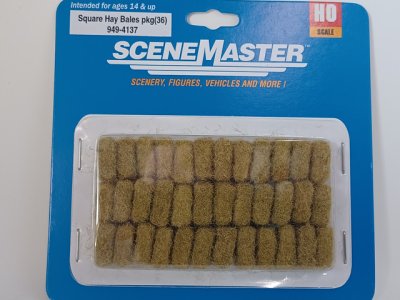 Walthers 4137 HO Scale Square Hay Bales pkg(36)