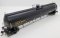 Athearn G25651 - HO RTR 33,900 Gallon LPG Tank/ Early - UTLX #950380